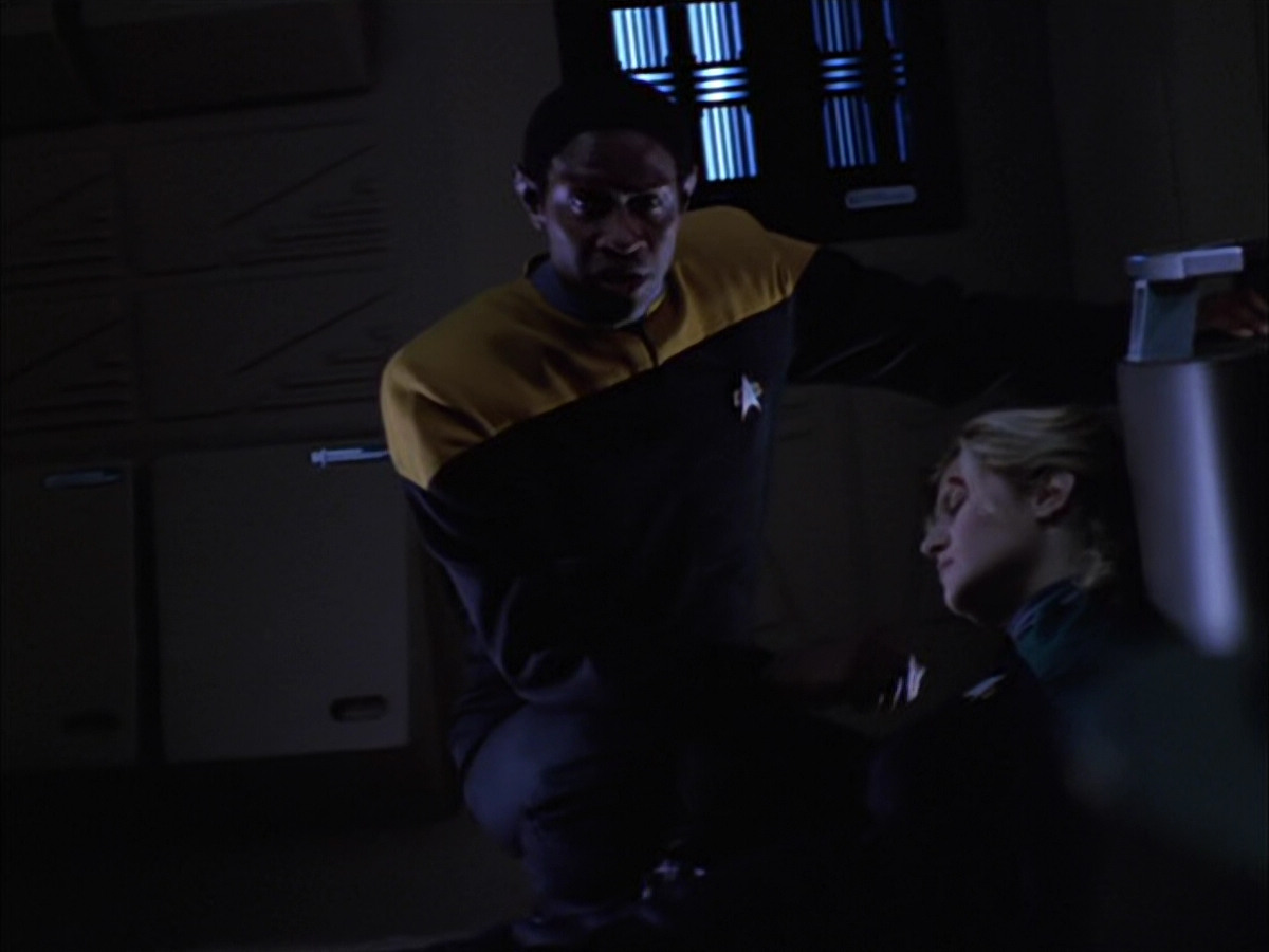 extant_StarTrek_VOY_5x05-OnceUponATime_01037.jpg