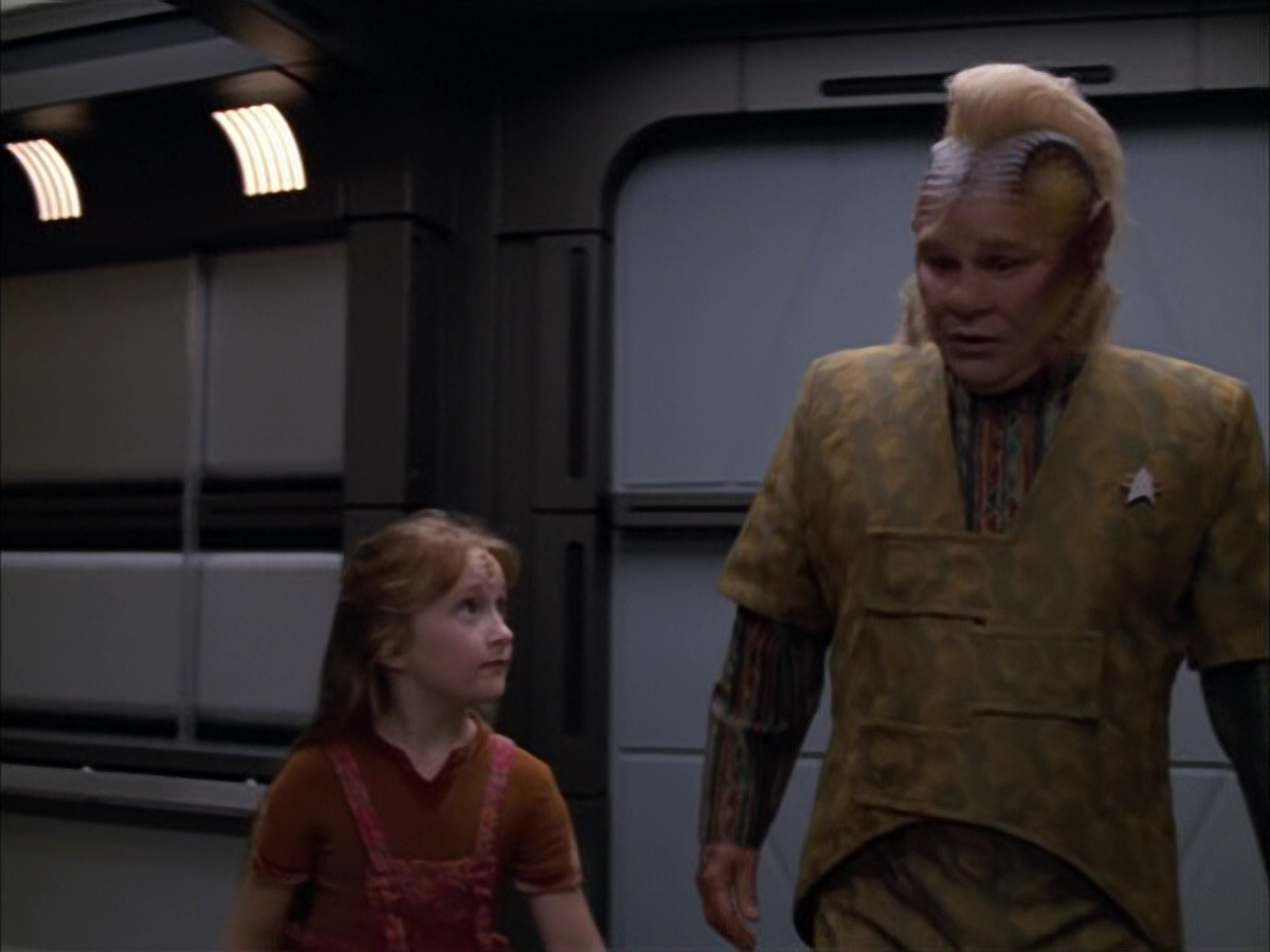 extant_StarTrek_VOY_5x05-OnceUponATime_01435.jpg