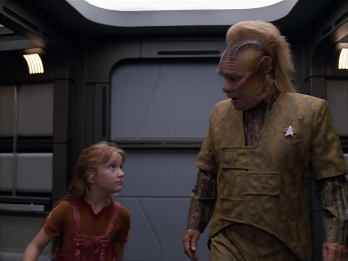 extant_StarTrek_VOY_5x05-OnceUponATime_01437.jpg