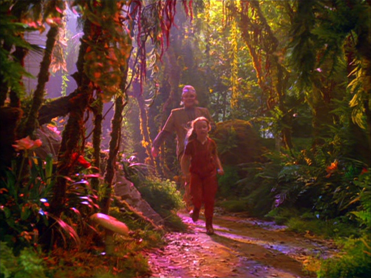 extant_StarTrek_VOY_5x05-OnceUponATime_01581.jpg