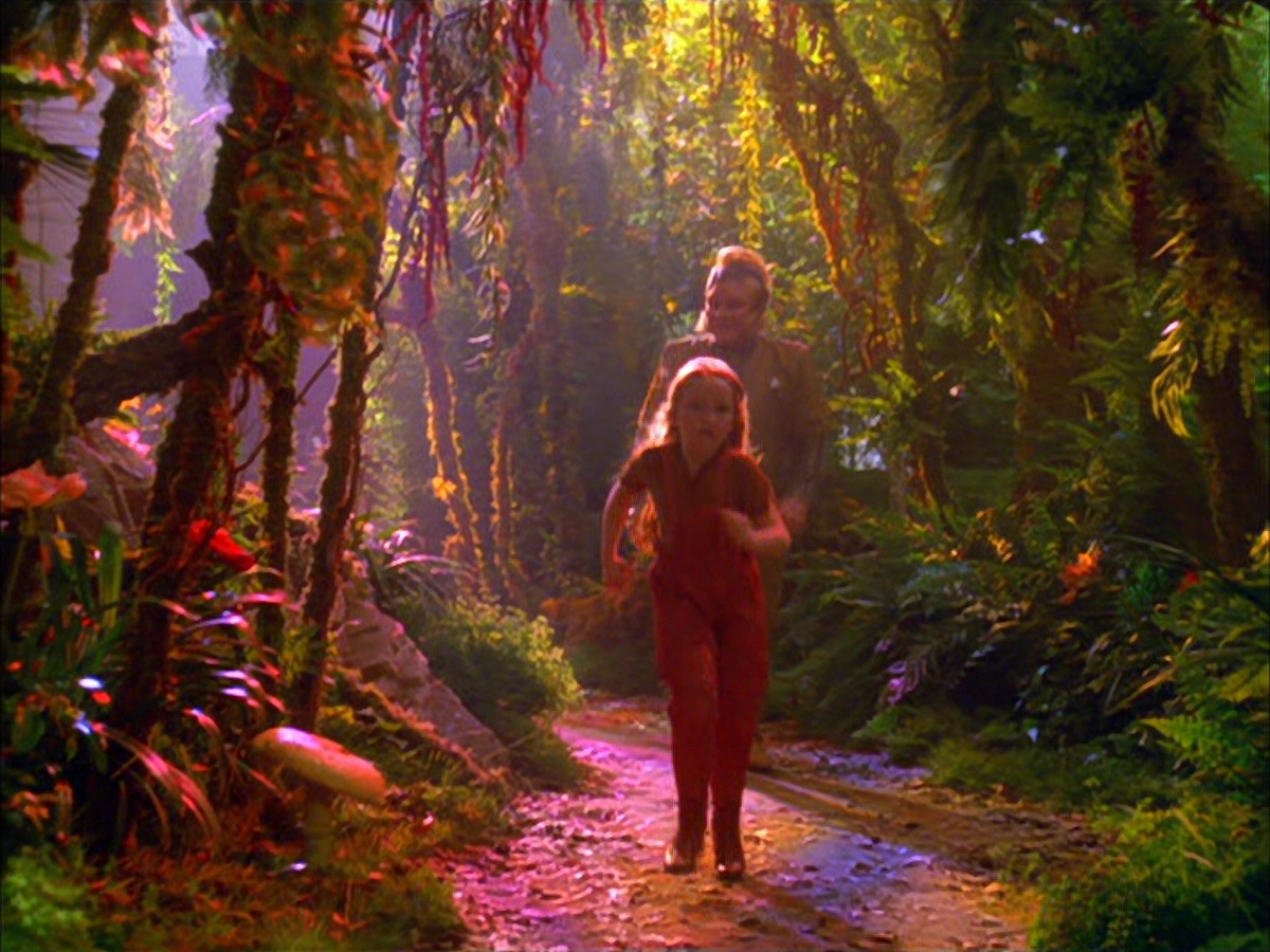 extant_StarTrek_VOY_5x05-OnceUponATime_01582.jpg