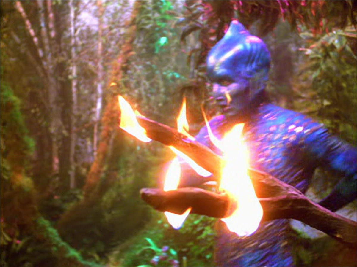extant_StarTrek_VOY_5x05-OnceUponATime_01592.jpg