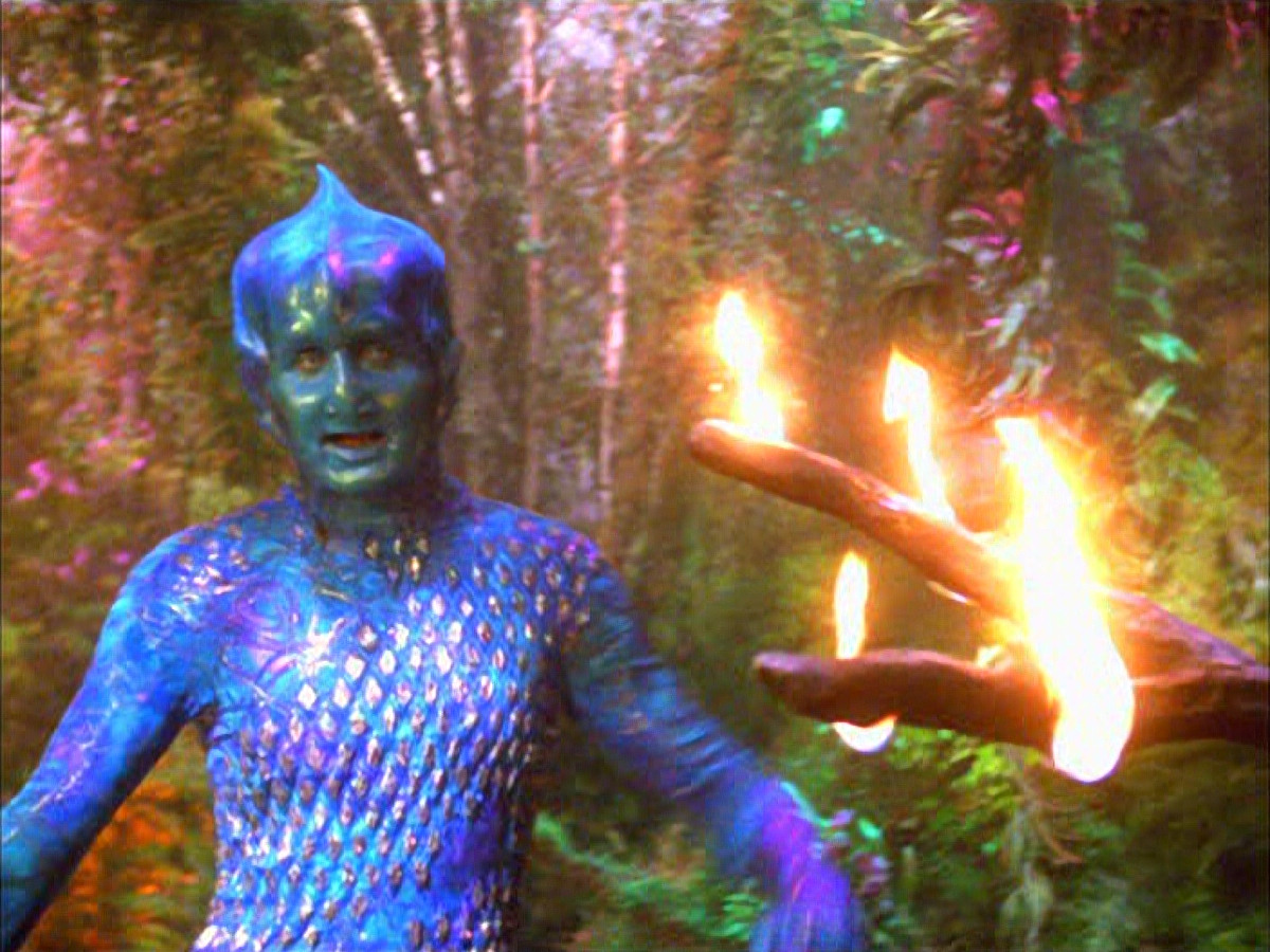 extant_StarTrek_VOY_5x05-OnceUponATime_01593.jpg