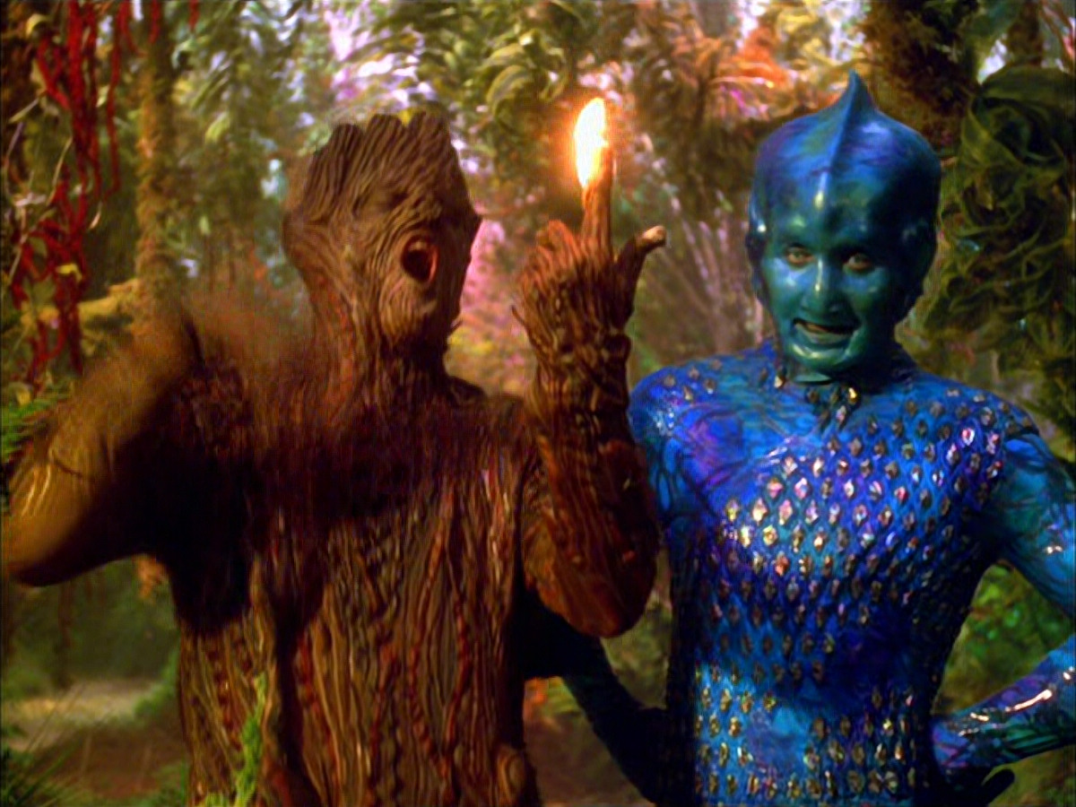 extant_StarTrek_VOY_5x05-OnceUponATime_01601.jpg