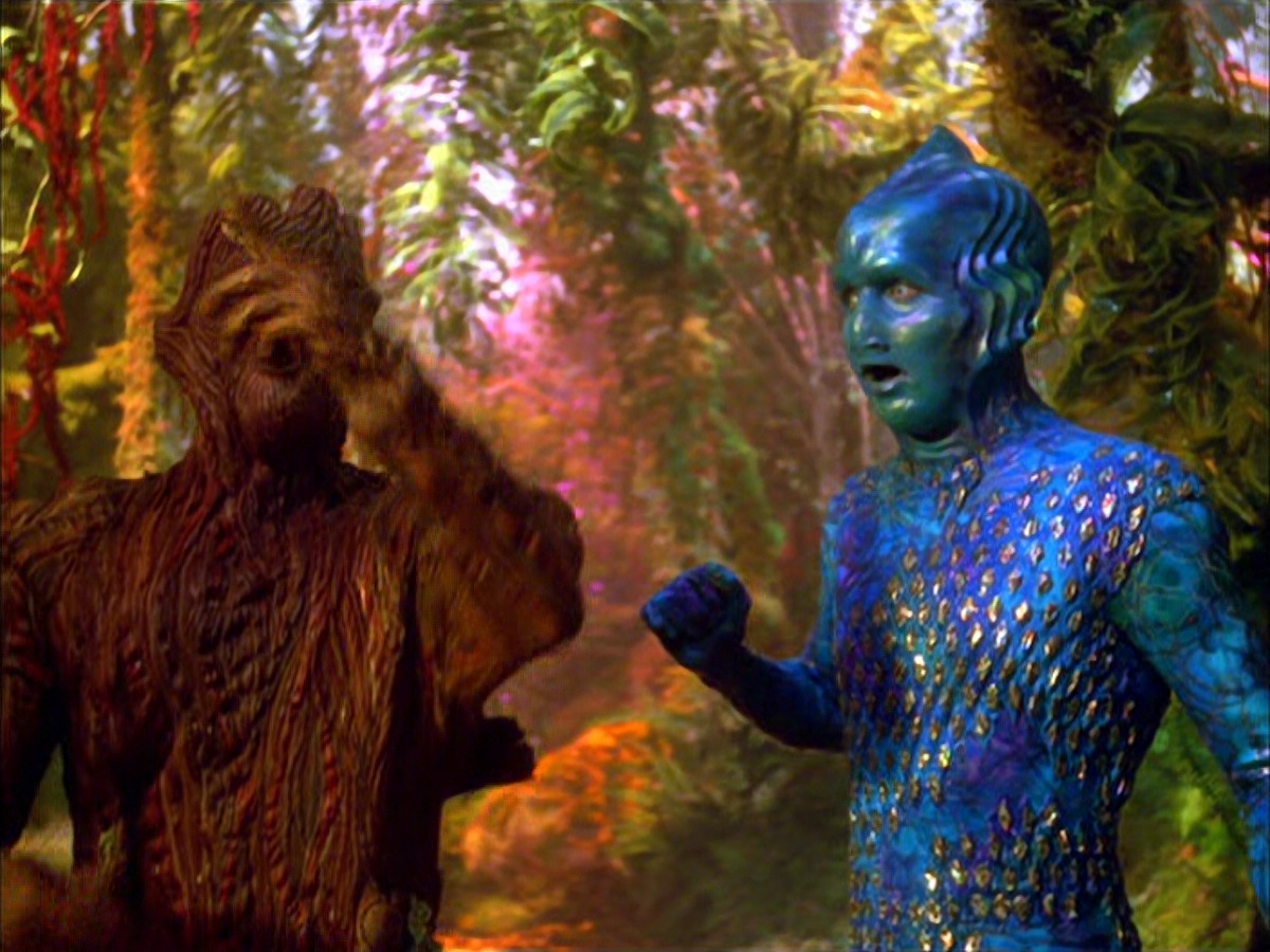 extant_StarTrek_VOY_5x05-OnceUponATime_01608.jpg