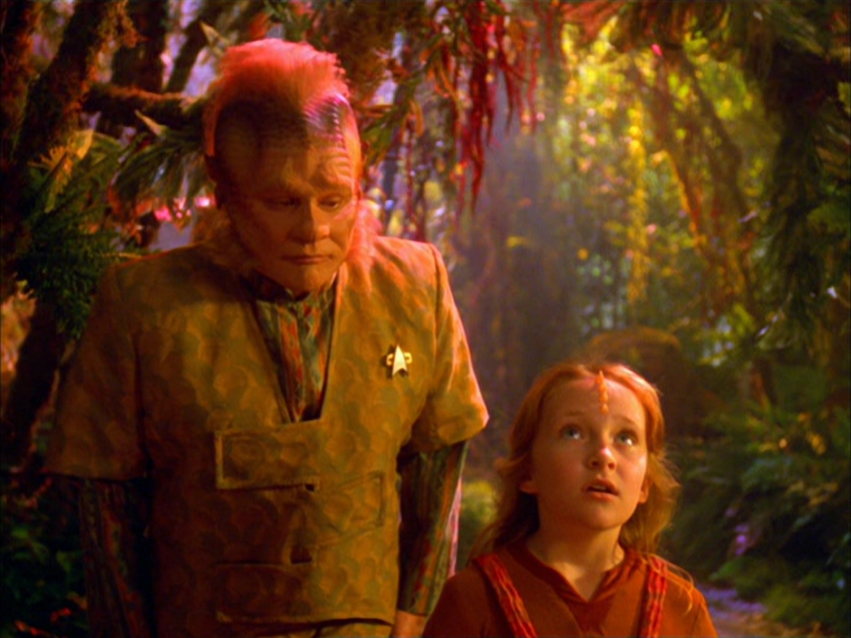 extant_StarTrek_VOY_5x05-OnceUponATime_01645.jpg