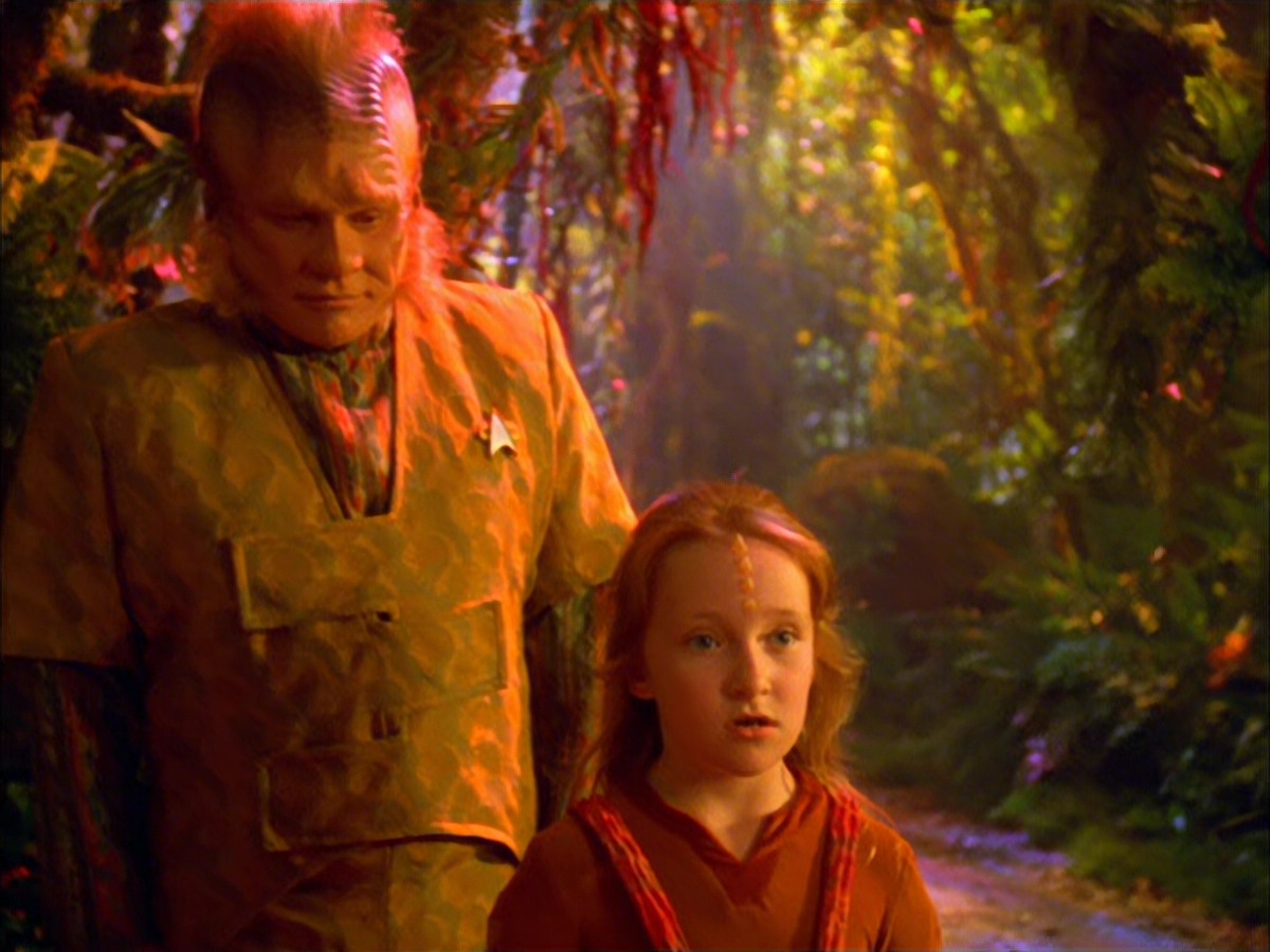 extant_StarTrek_VOY_5x05-OnceUponATime_01659.jpg
