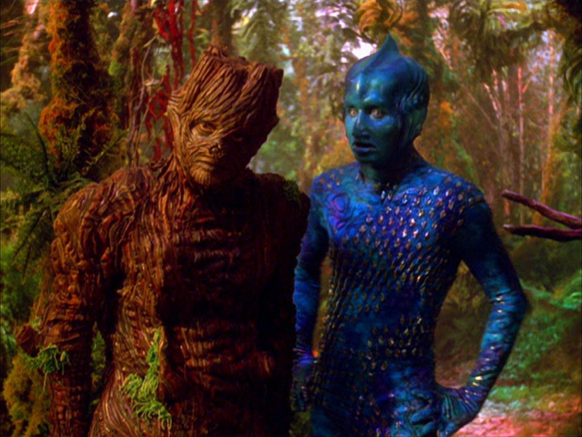 extant_StarTrek_VOY_5x05-OnceUponATime_01664.jpg