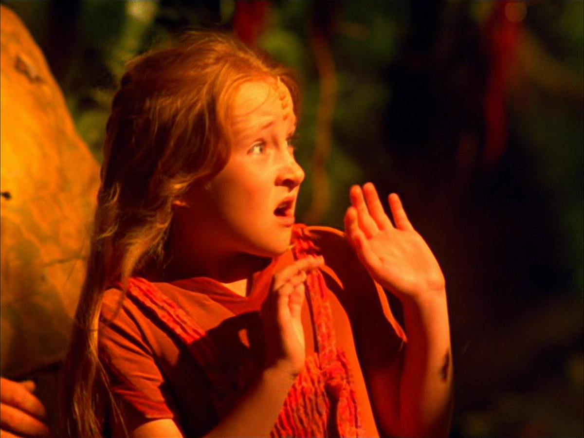 extant_StarTrek_VOY_5x05-OnceUponATime_01685.jpg
