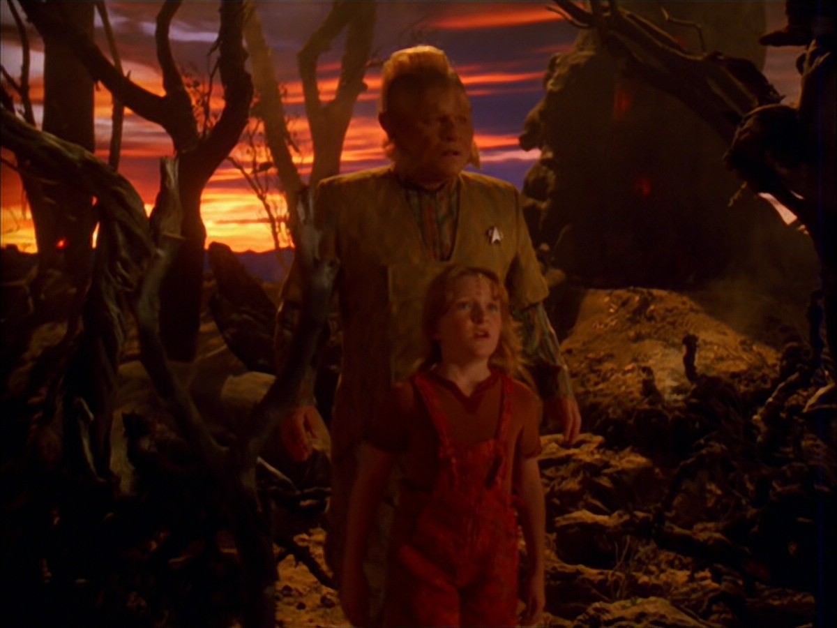 extant_StarTrek_VOY_5x05-OnceUponATime_01721.jpg