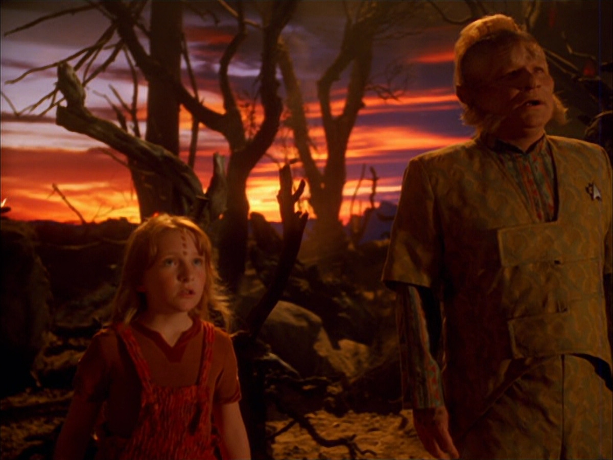 extant_StarTrek_VOY_5x05-OnceUponATime_01740.jpg