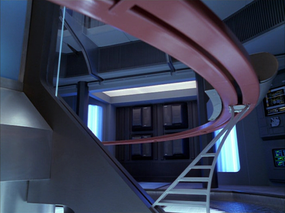 extant_StarTrek_VOY_5x05-OnceUponATime_01768.jpg