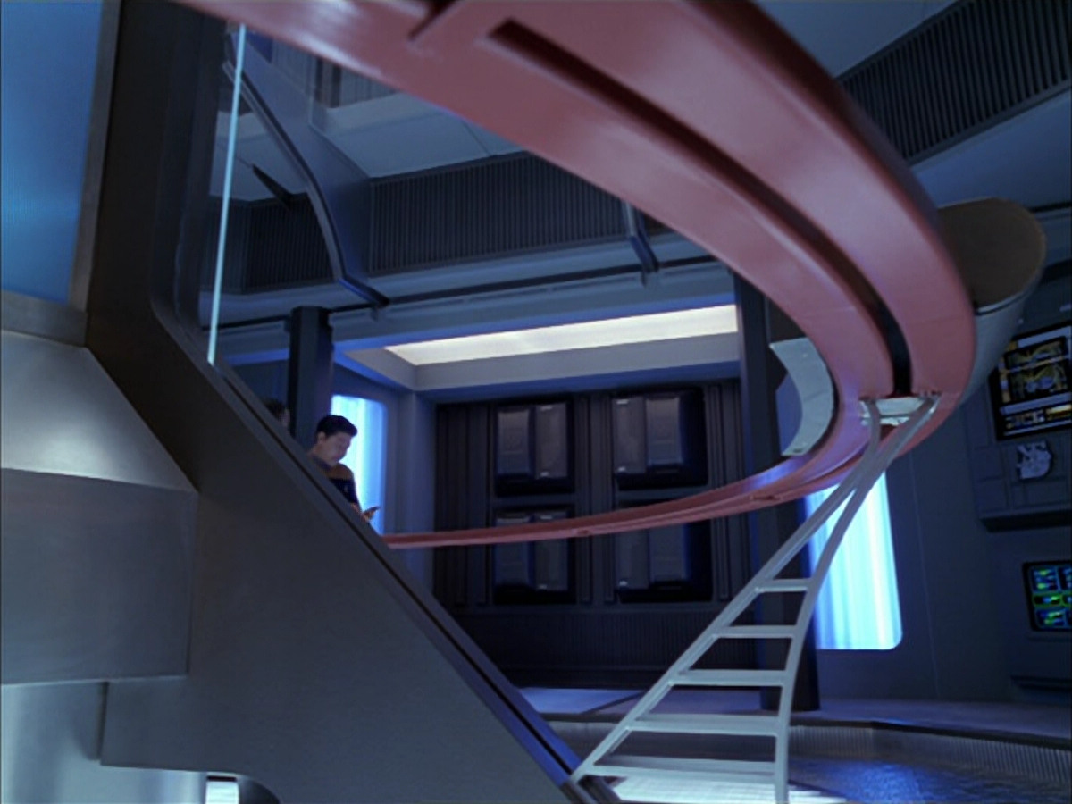 extant_StarTrek_VOY_5x05-OnceUponATime_01769.jpg