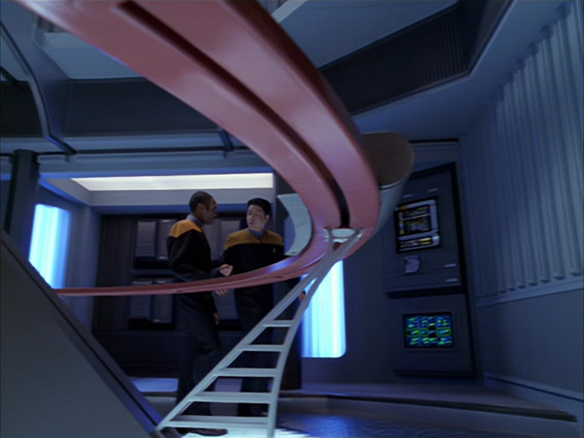 extant_StarTrek_VOY_5x05-OnceUponATime_01772.jpg