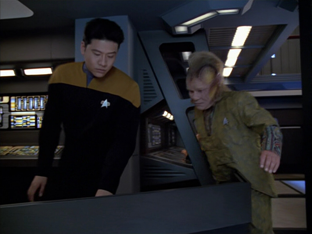 extant_StarTrek_VOY_5x05-OnceUponATime_01785.jpg