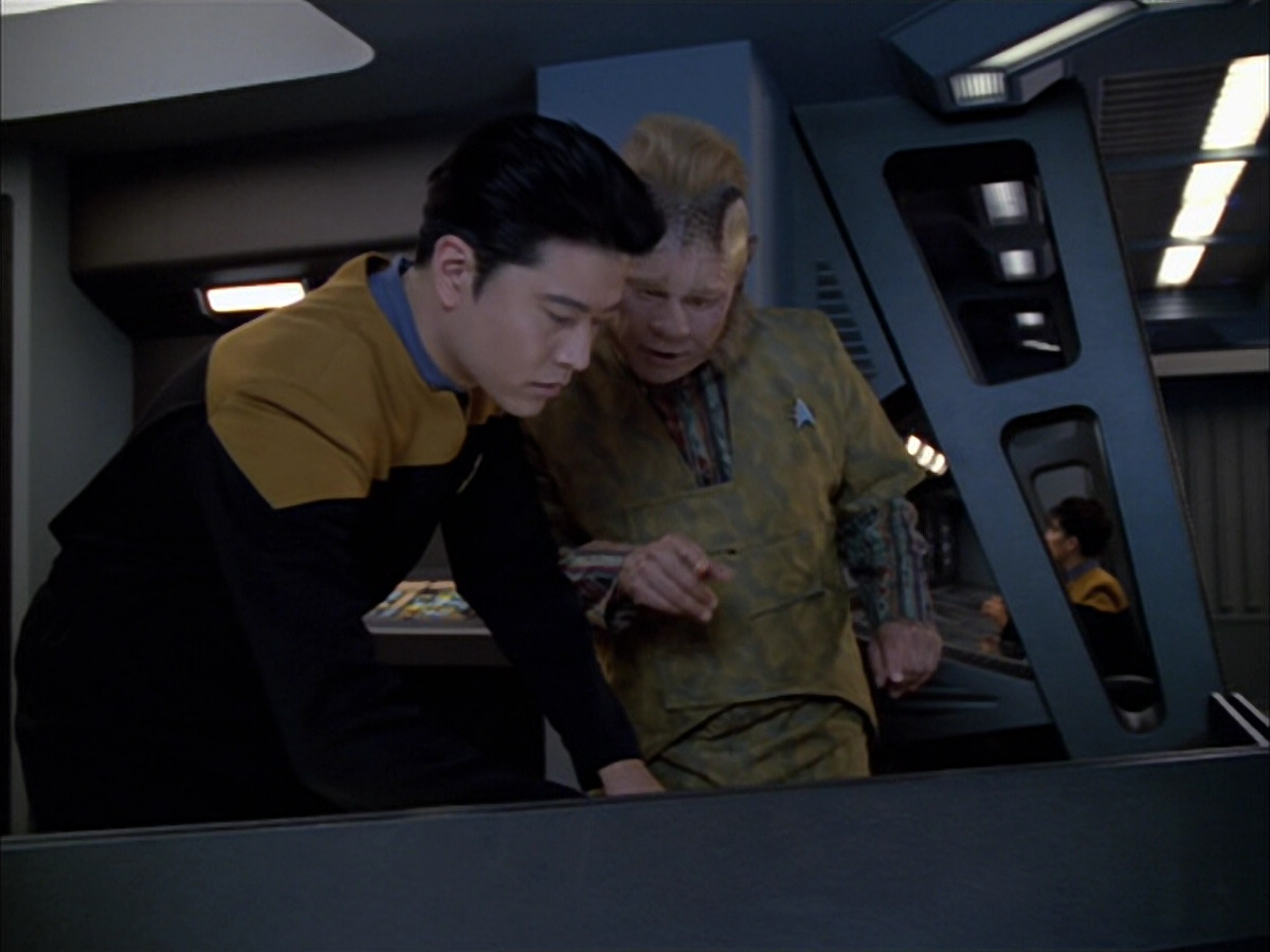 extant_StarTrek_VOY_5x05-OnceUponATime_01788.jpg