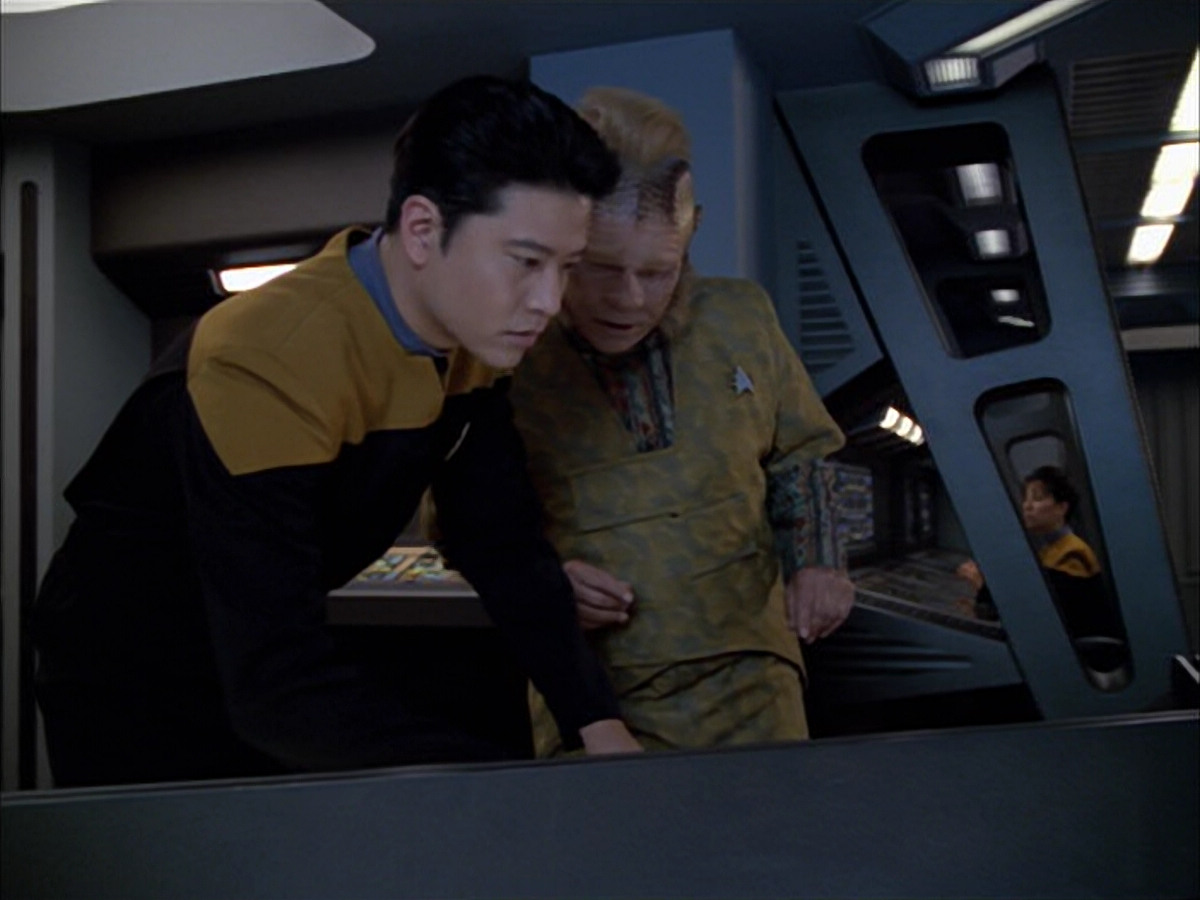 extant_StarTrek_VOY_5x05-OnceUponATime_01789.jpg