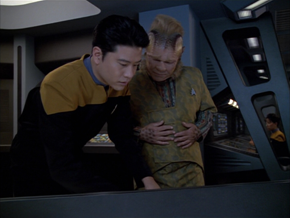 extant_StarTrek_VOY_5x05-OnceUponATime_01792.jpg