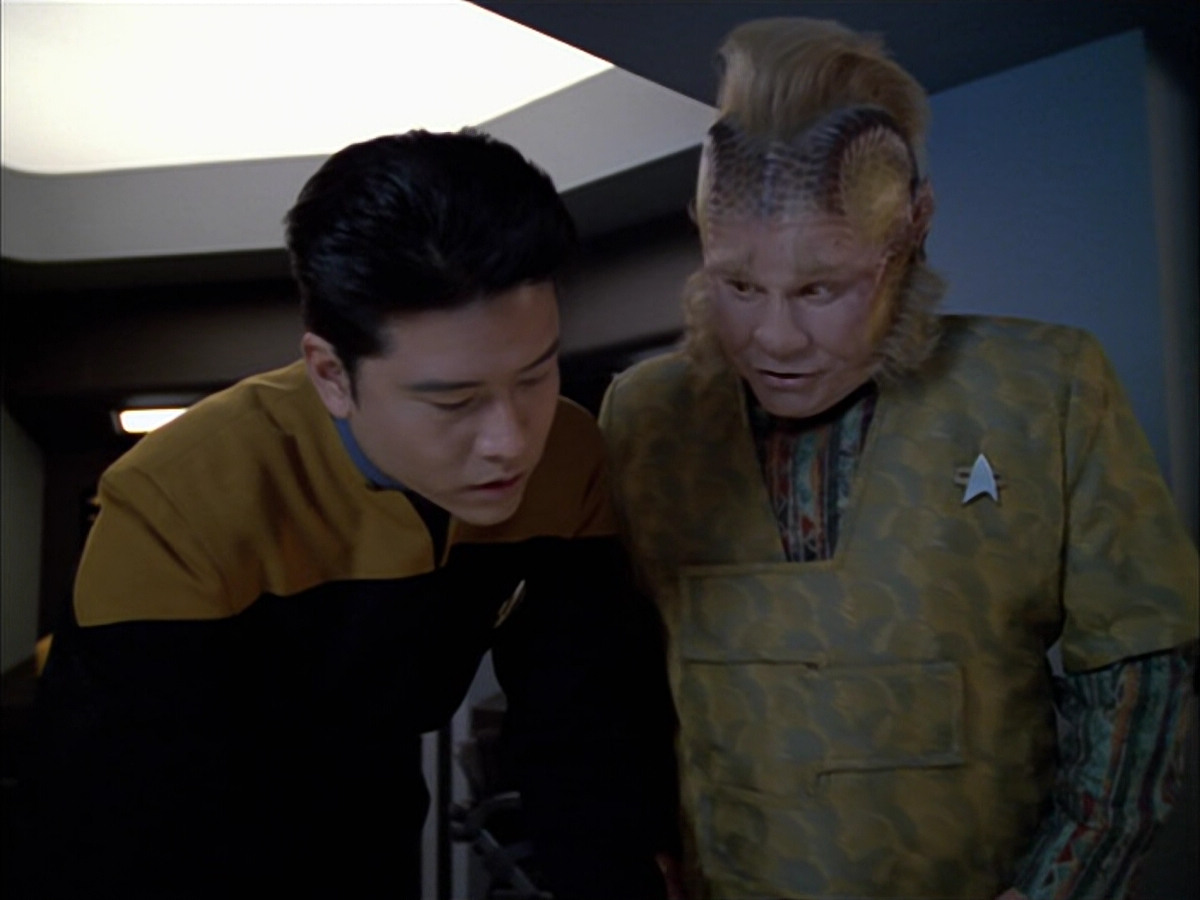extant_StarTrek_VOY_5x05-OnceUponATime_01805.jpg