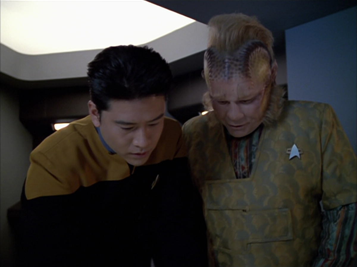 extant_StarTrek_VOY_5x05-OnceUponATime_01807.jpg