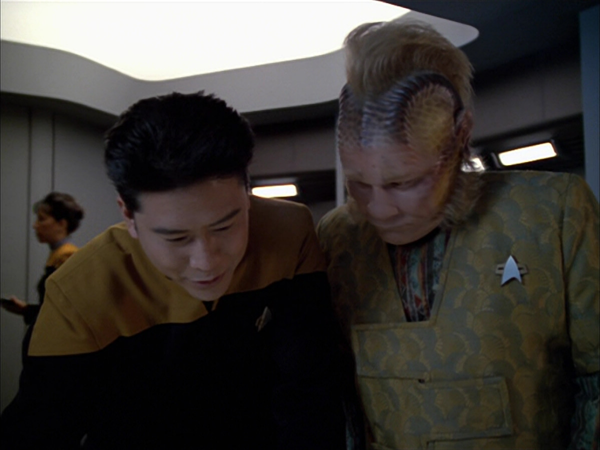 extant_StarTrek_VOY_5x05-OnceUponATime_01813.jpg