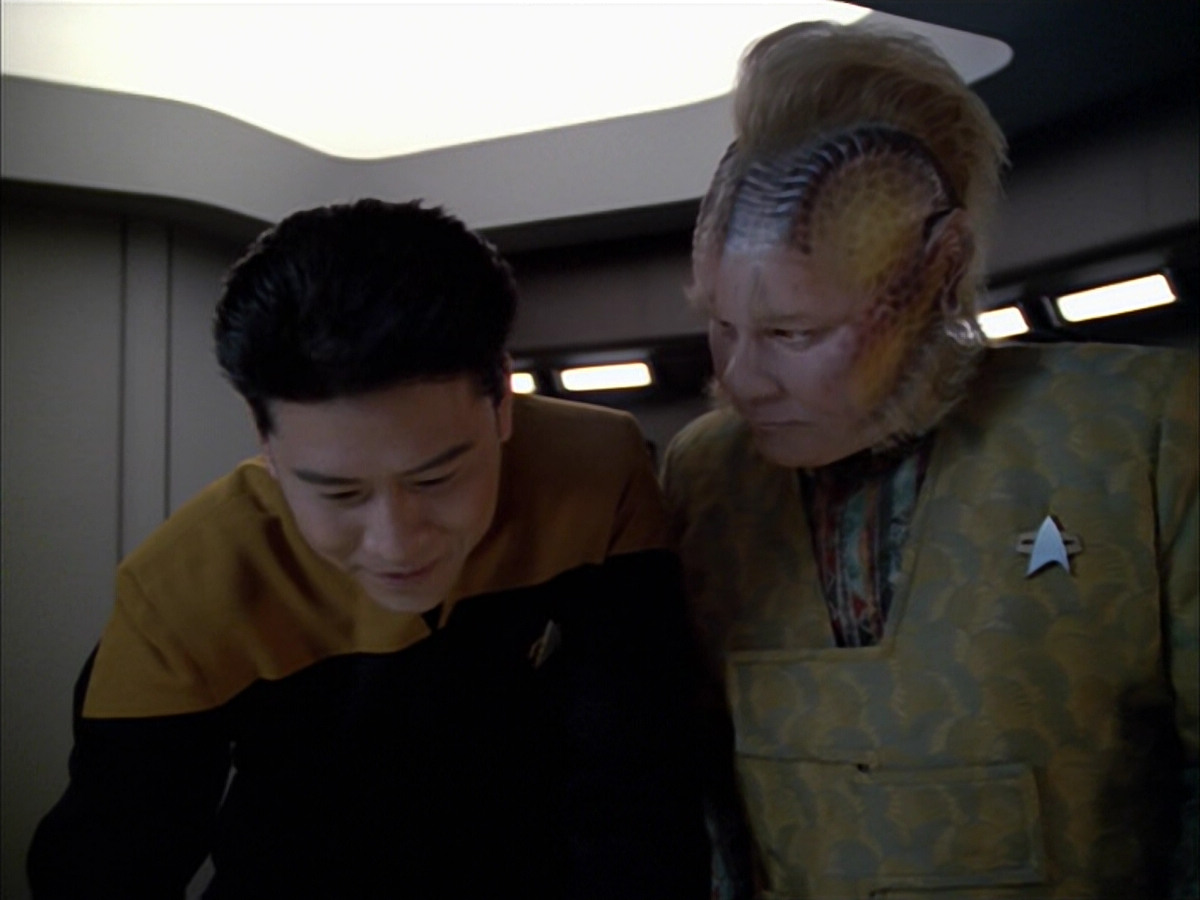 extant_StarTrek_VOY_5x05-OnceUponATime_01814.jpg