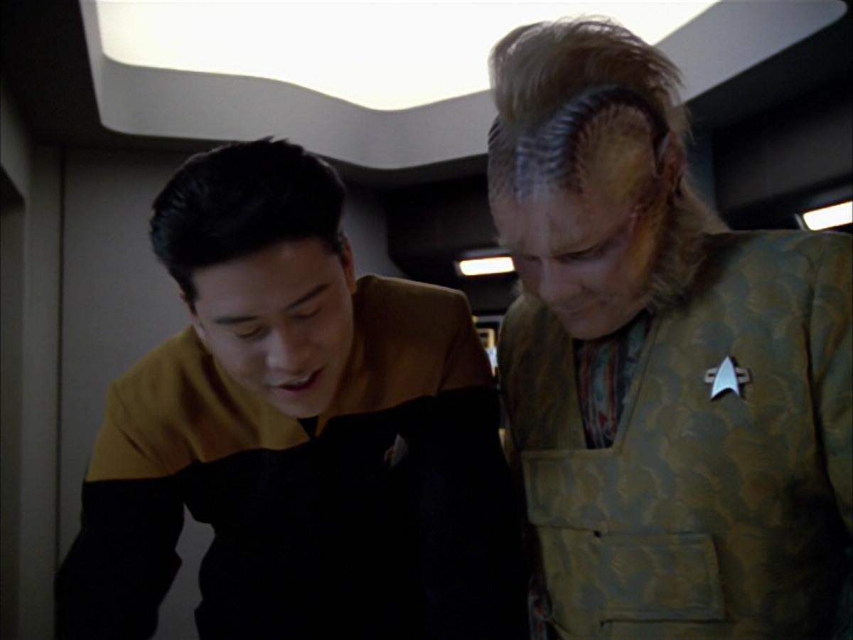 extant_StarTrek_VOY_5x05-OnceUponATime_01819.jpg