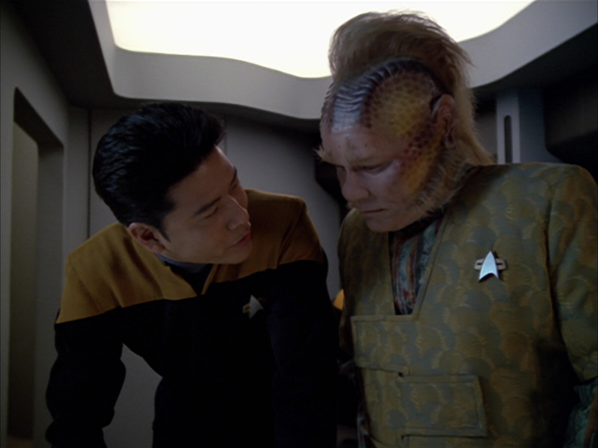 extant_StarTrek_VOY_5x05-OnceUponATime_01822.jpg
