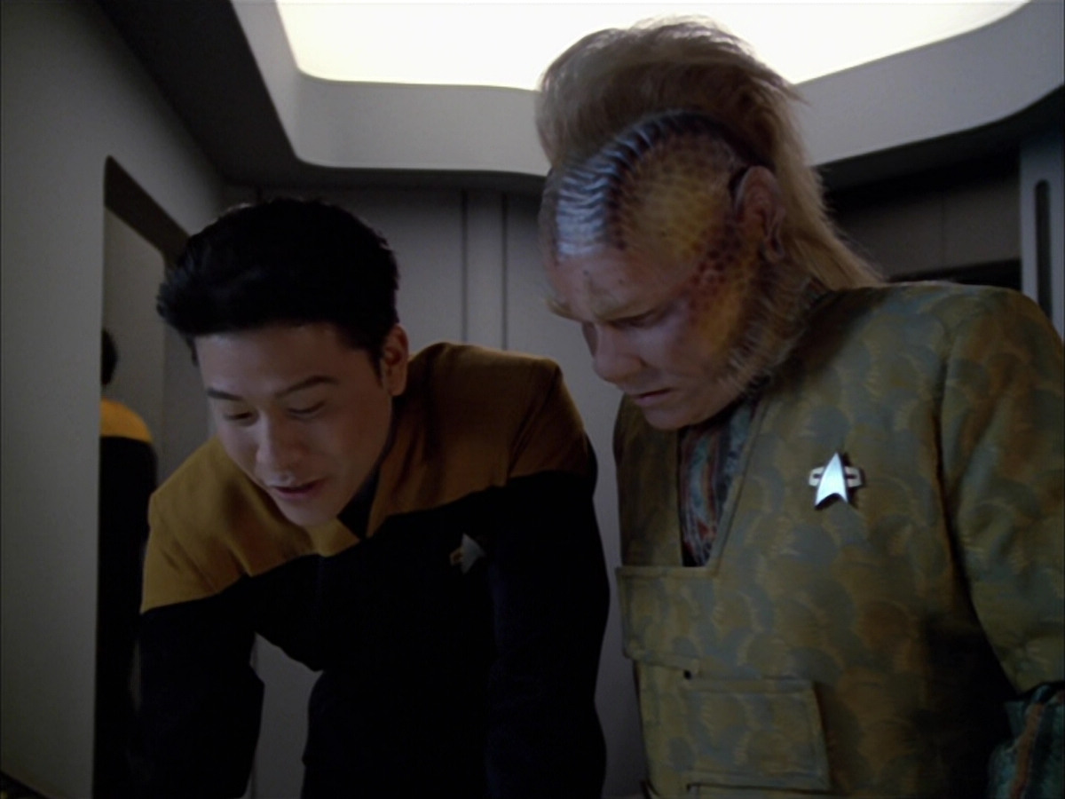 extant_StarTrek_VOY_5x05-OnceUponATime_01827.jpg