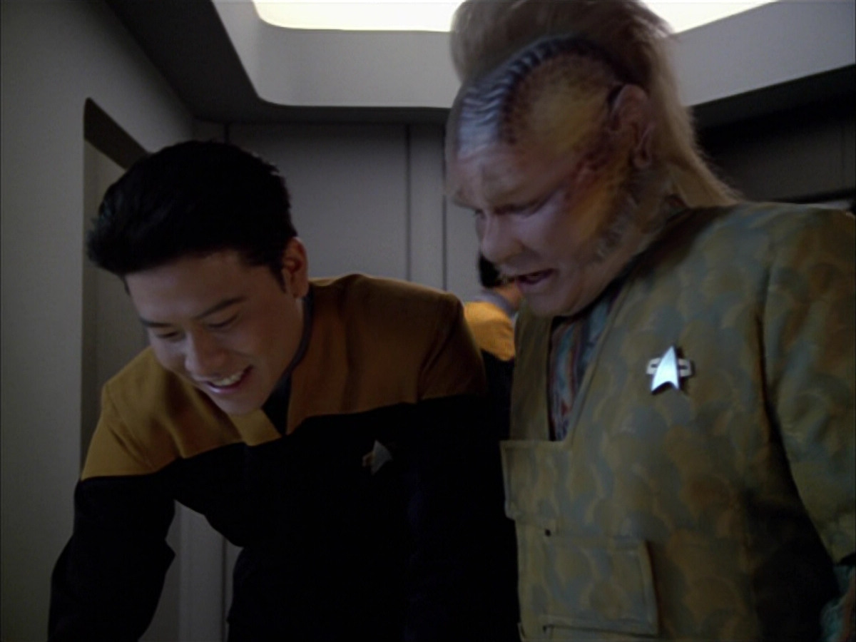 extant_StarTrek_VOY_5x05-OnceUponATime_01833.jpg