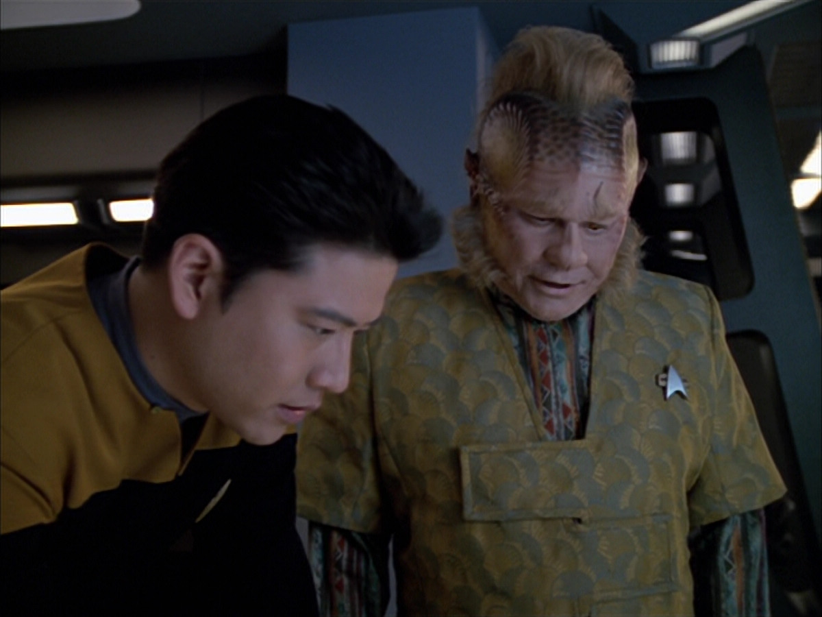 extant_StarTrek_VOY_5x05-OnceUponATime_01836.jpg