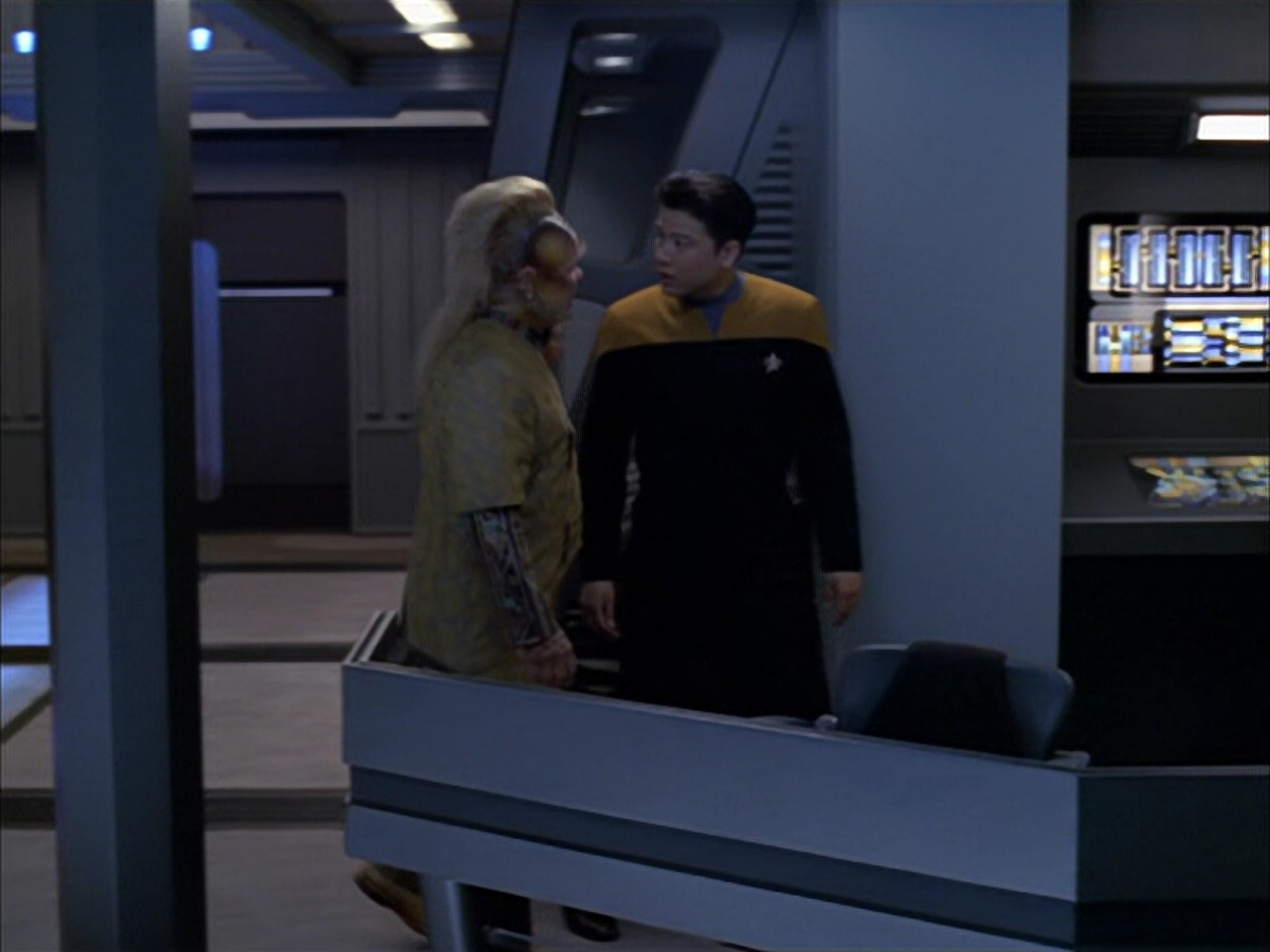 extant_StarTrek_VOY_5x05-OnceUponATime_01861.jpg