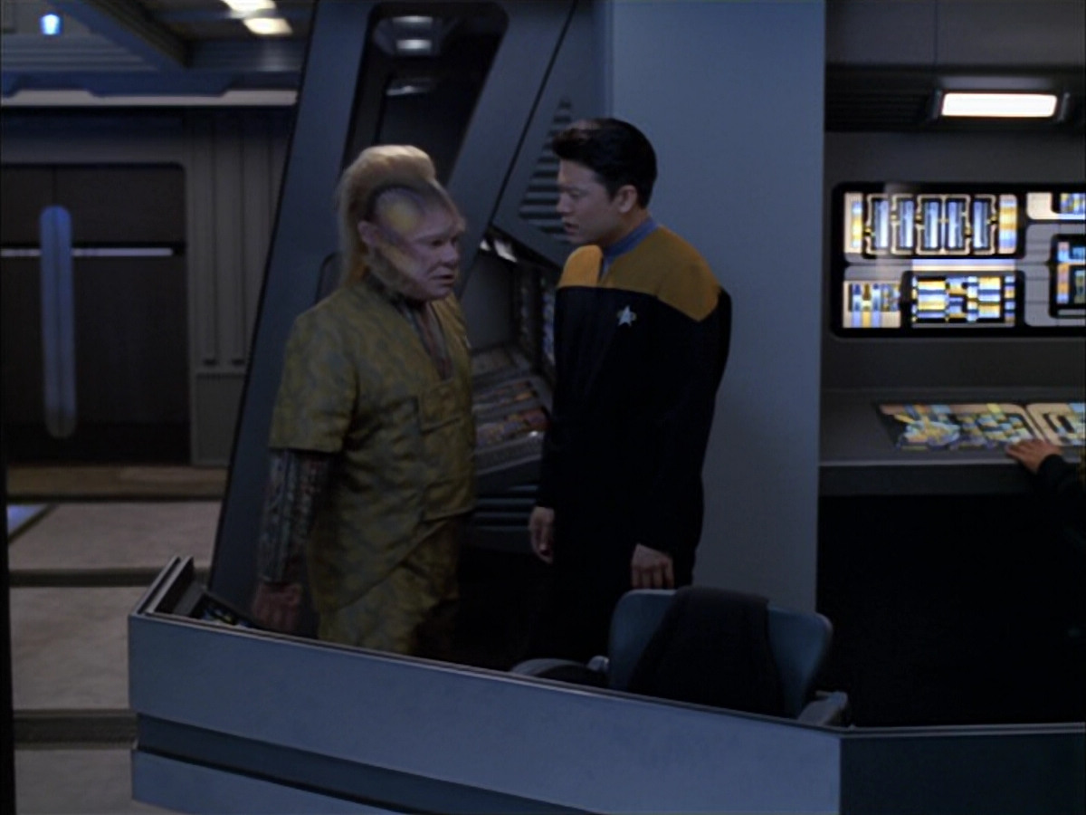 extant_StarTrek_VOY_5x05-OnceUponATime_01865.jpg