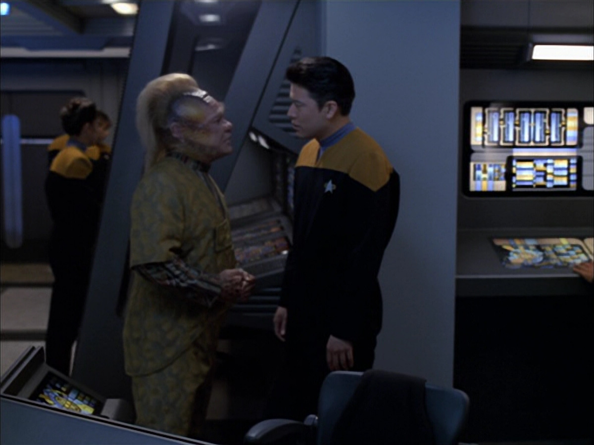 extant_StarTrek_VOY_5x05-OnceUponATime_01872.jpg