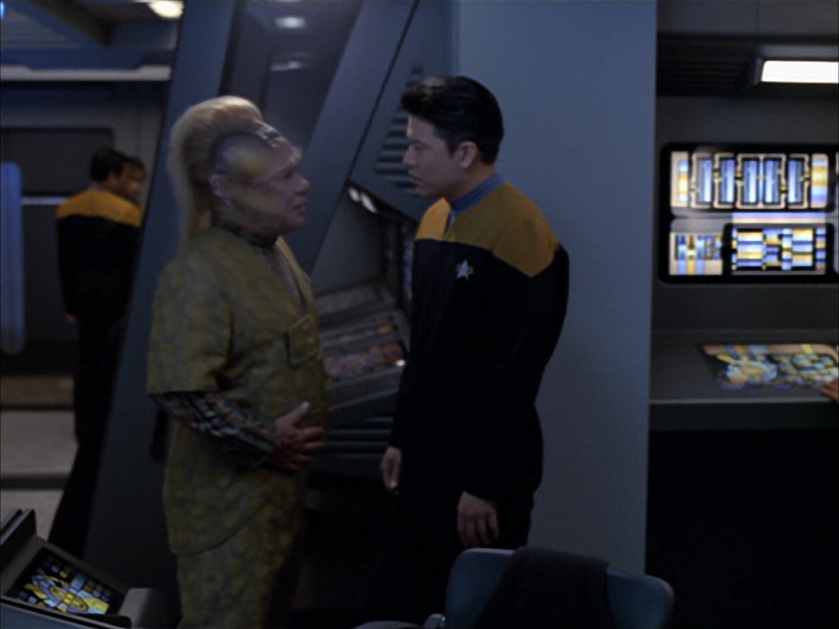 extant_StarTrek_VOY_5x05-OnceUponATime_01874.jpg