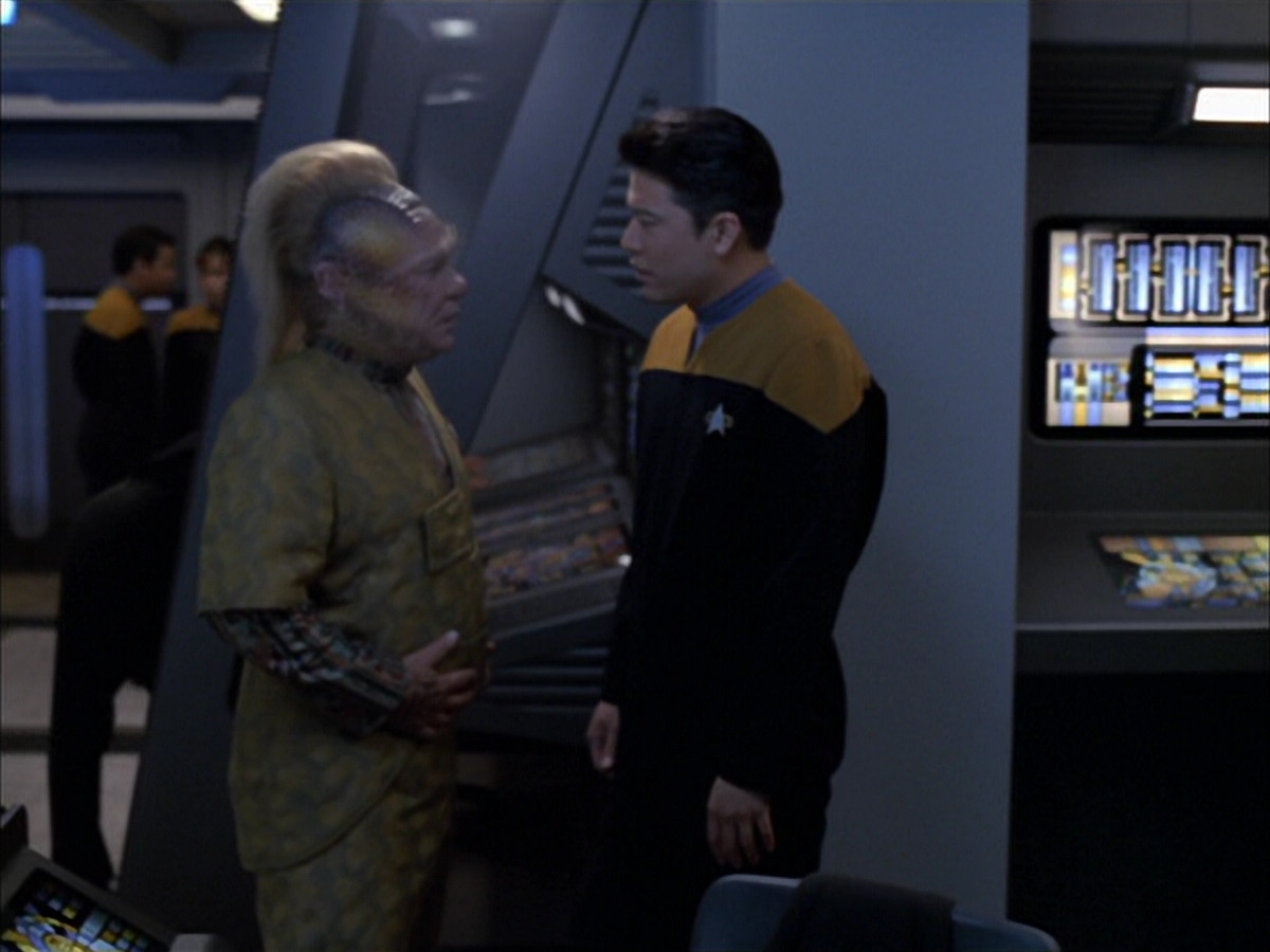 extant_StarTrek_VOY_5x05-OnceUponATime_01876.jpg