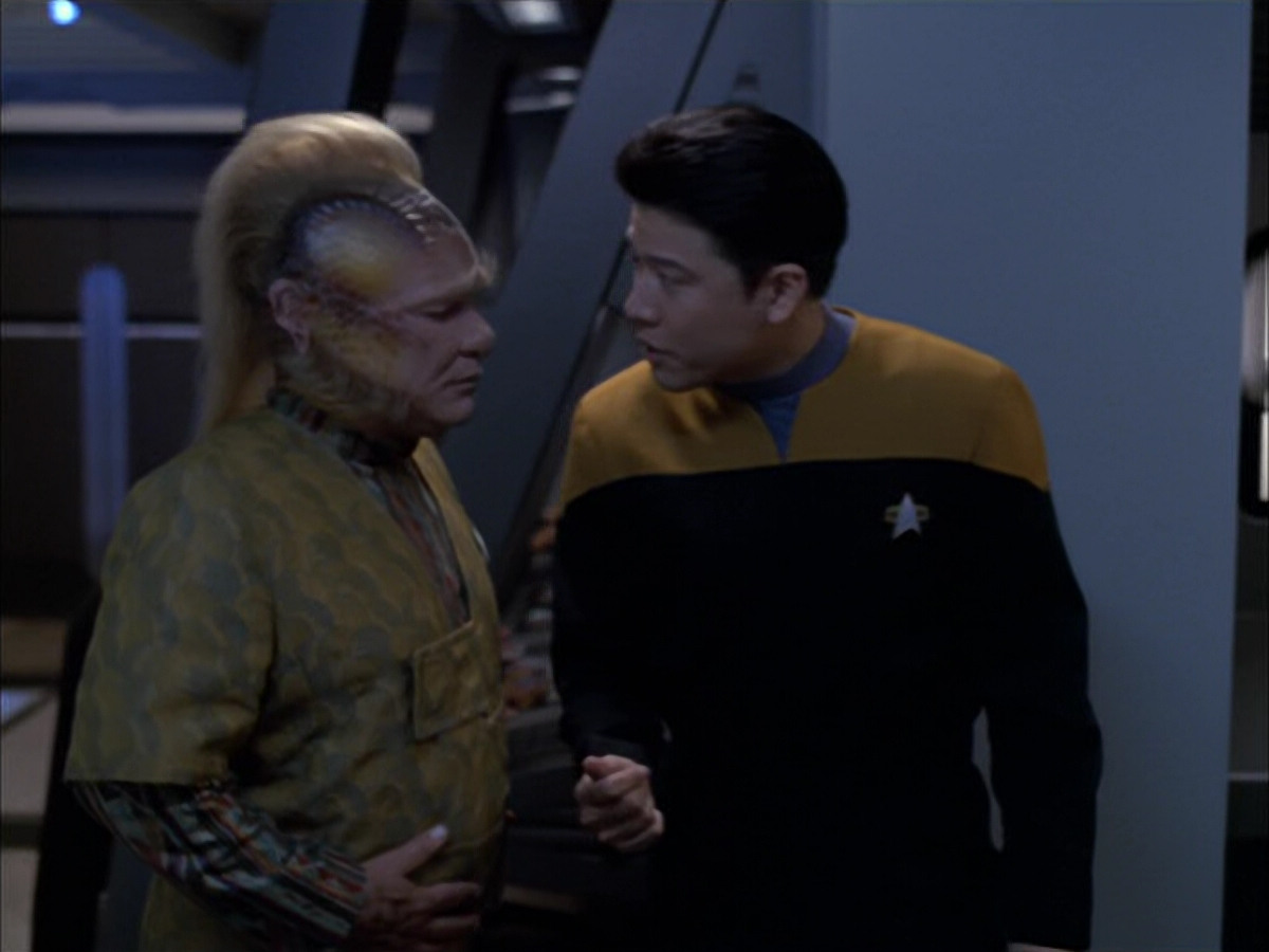 extant_StarTrek_VOY_5x05-OnceUponATime_01887.jpg