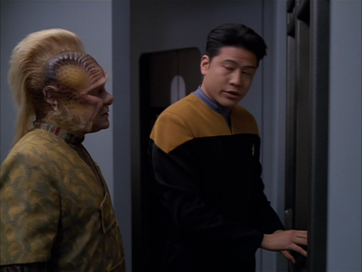 extant_StarTrek_VOY_5x05-OnceUponATime_01899.jpg