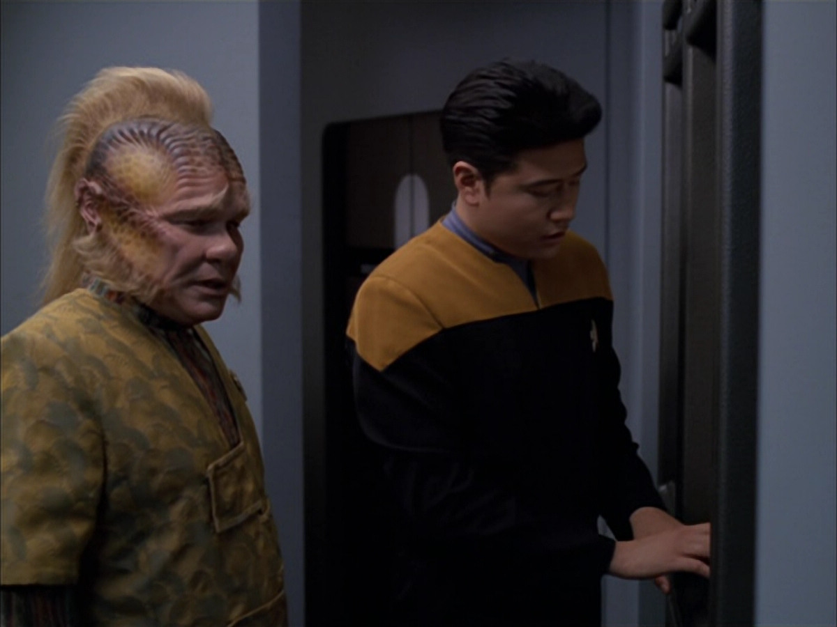 extant_StarTrek_VOY_5x05-OnceUponATime_01901.jpg