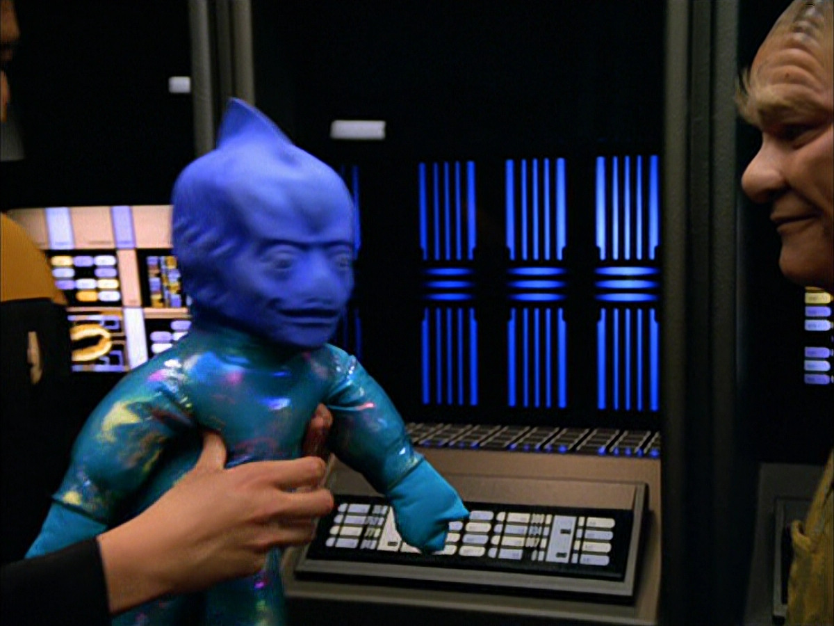 extant_StarTrek_VOY_5x05-OnceUponATime_01915.jpg