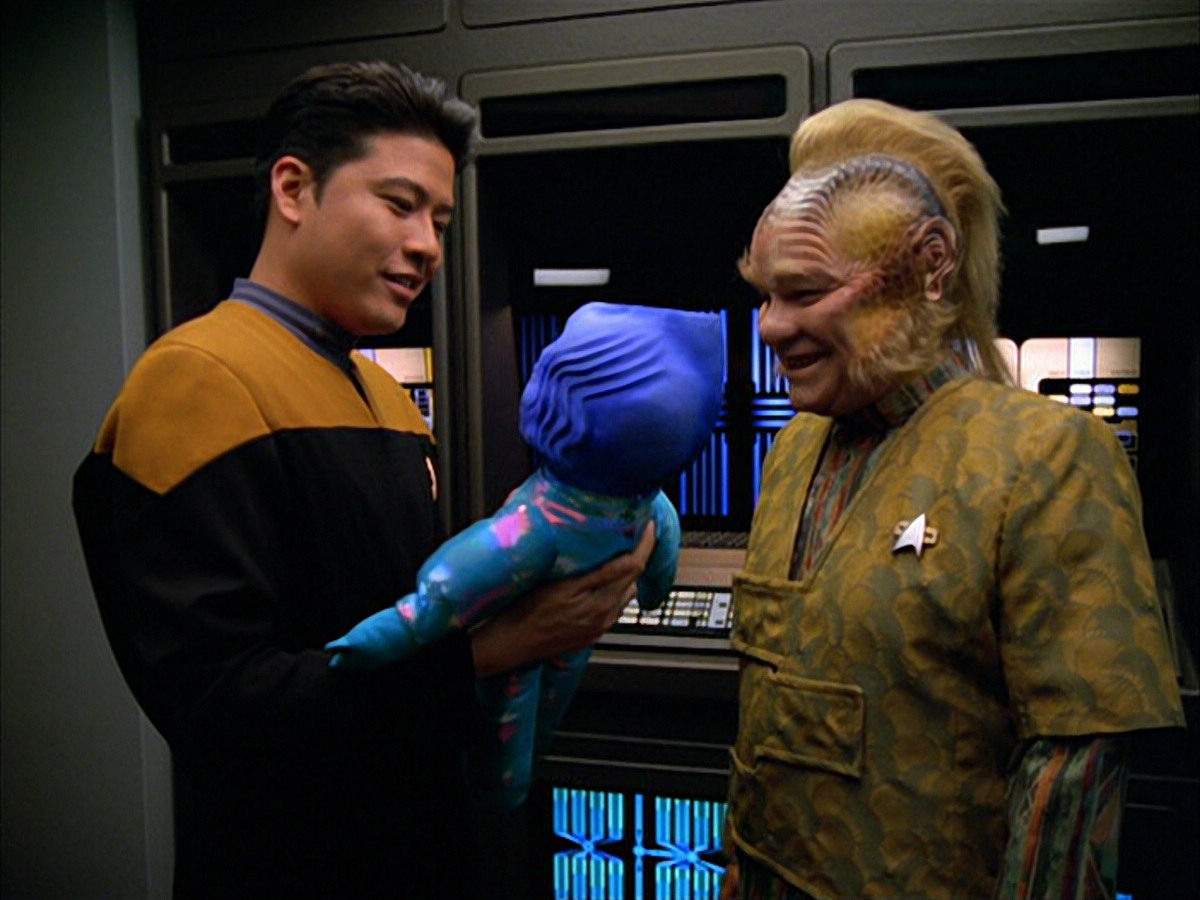 extant_StarTrek_VOY_5x05-OnceUponATime_01922.jpg