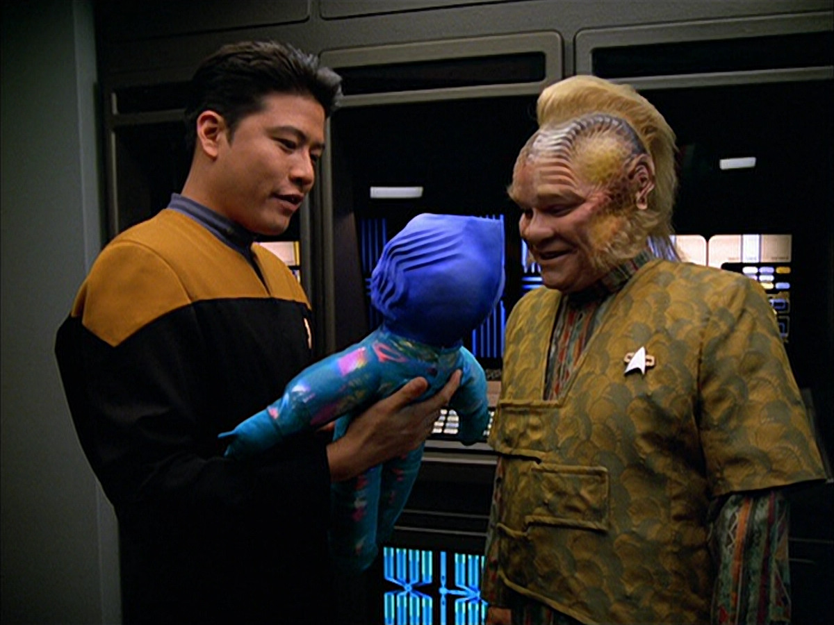 extant_StarTrek_VOY_5x05-OnceUponATime_01923.jpg