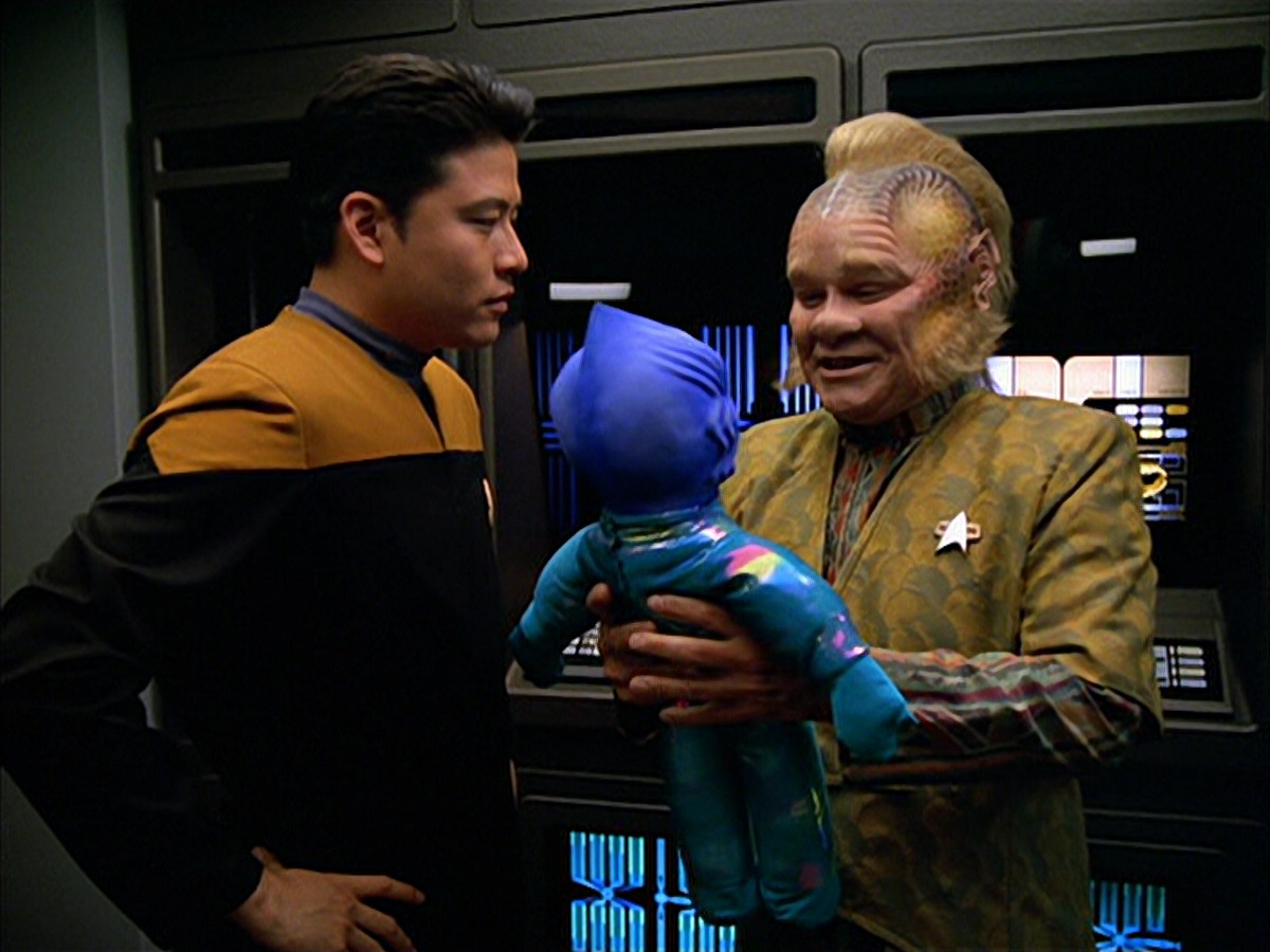 extant_StarTrek_VOY_5x05-OnceUponATime_01929.jpg