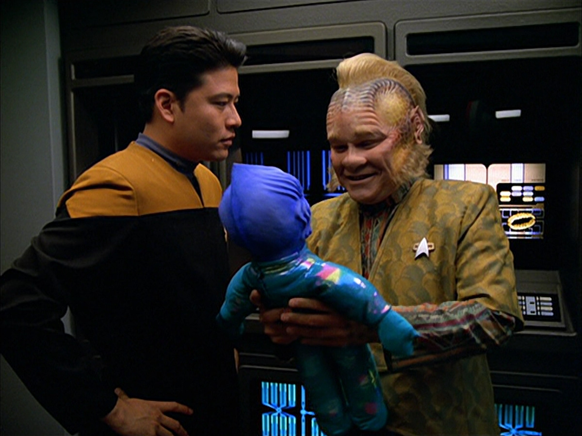 extant_StarTrek_VOY_5x05-OnceUponATime_01930.jpg