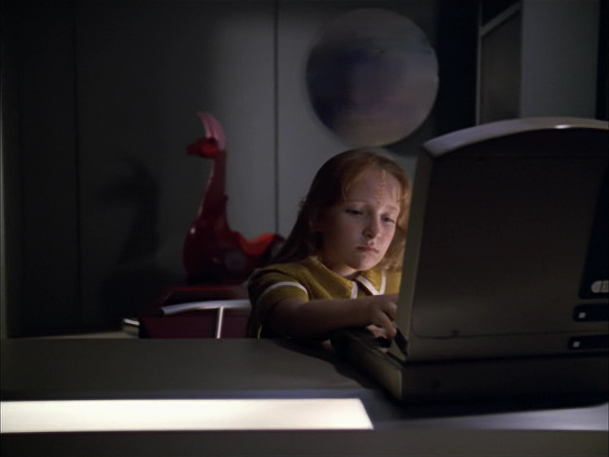 extant_StarTrek_VOY_5x05-OnceUponATime_01944.jpg