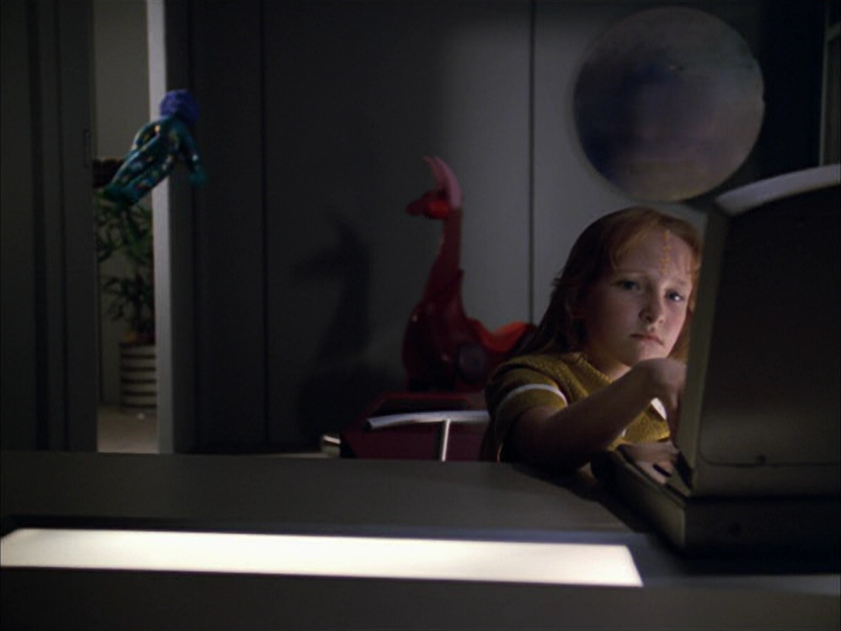 extant_StarTrek_VOY_5x05-OnceUponATime_01947.jpg