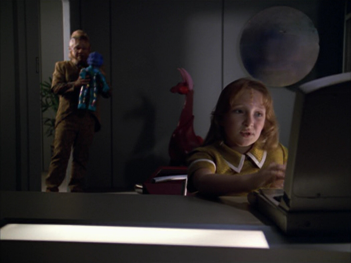 extant_StarTrek_VOY_5x05-OnceUponATime_01957.jpg