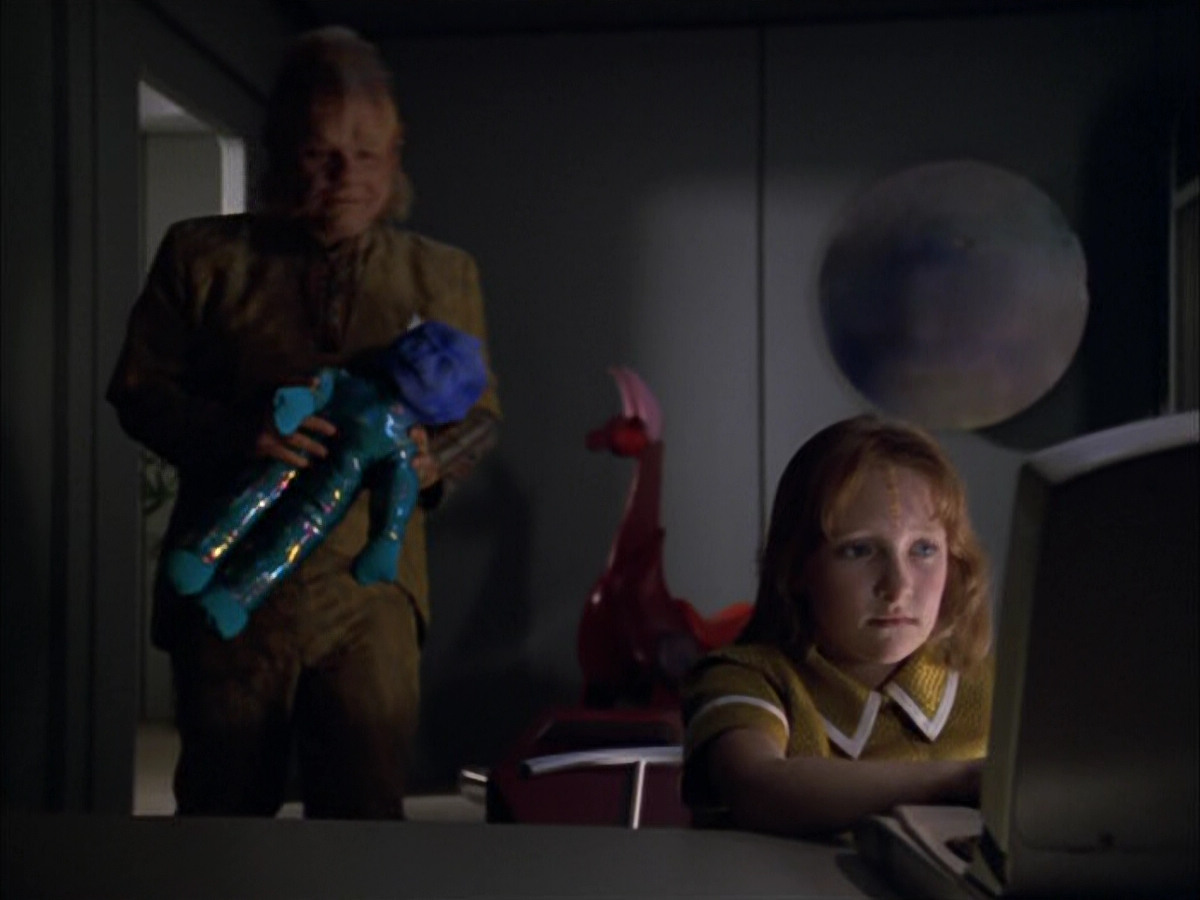 extant_StarTrek_VOY_5x05-OnceUponATime_01965.jpg