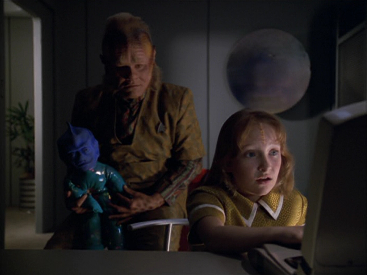 extant_StarTrek_VOY_5x05-OnceUponATime_01981.jpg