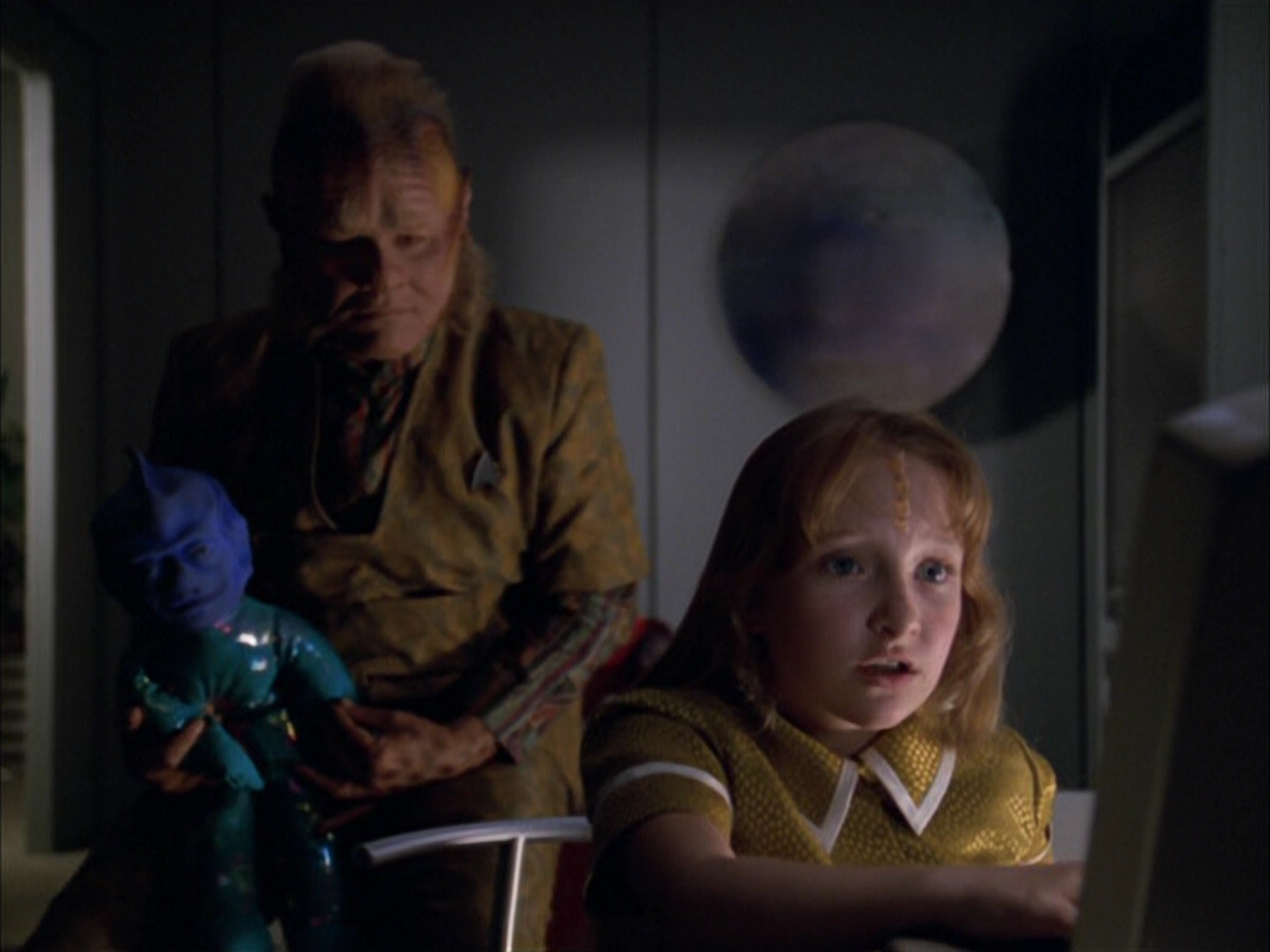 extant_StarTrek_VOY_5x05-OnceUponATime_01990.jpg